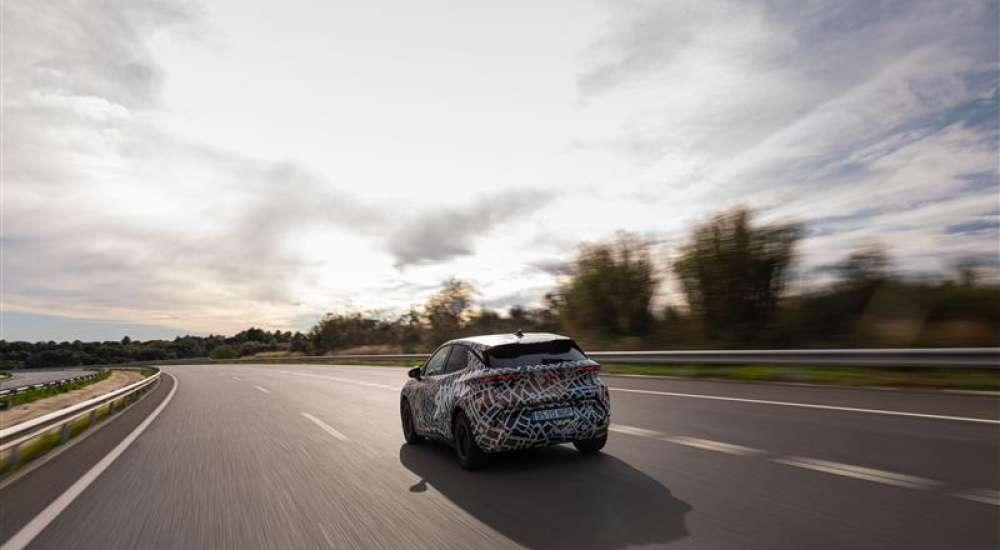 16_CUPRA-reveals-the-true-character-of-its-upcoming-electric-compact-urban-car-the-CUPRA-Raval-in-an-exclusive-pre-series-test-drive_HQ